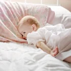 Er det lovligt at sove i bilen i Danmark?