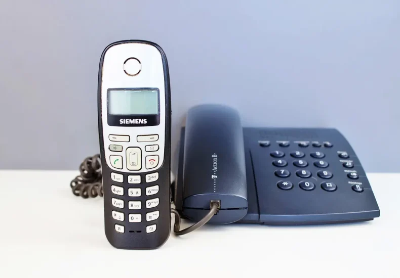 Hvem ringer fra 70707030?