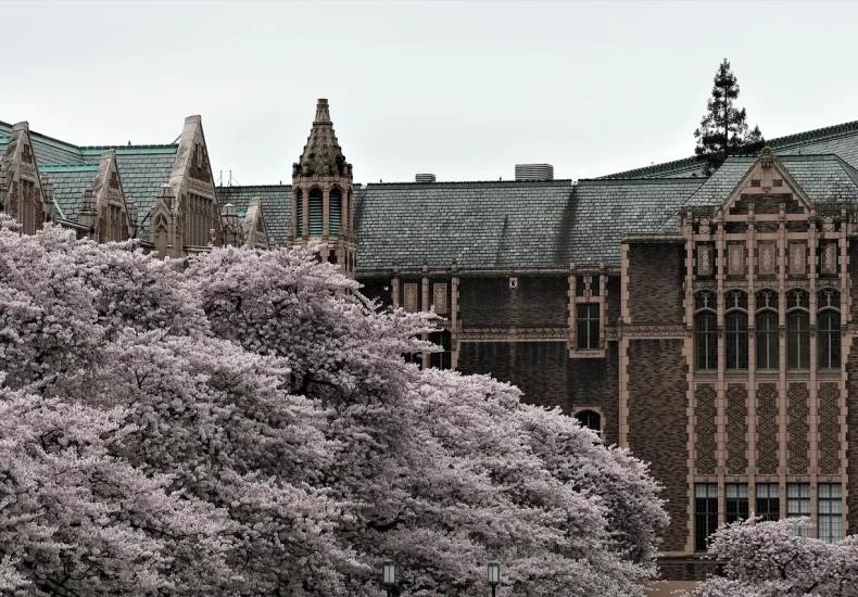 Hvilken metrostation ligger tættest på CBS på Frederiksberg?